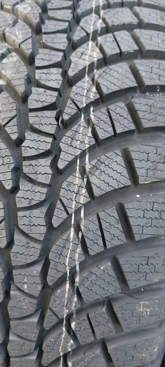 Резина зима НОВА Kumho 225/45 R17 Wintercraft WP71 made in Korea
