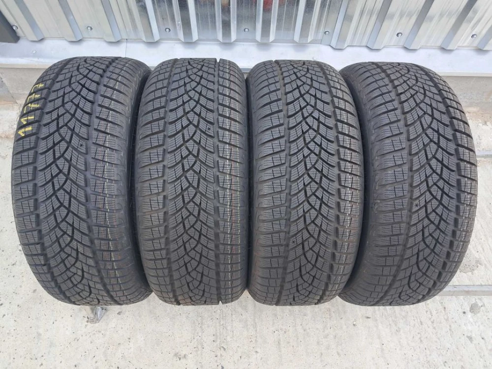 Резина зима НОВА Good Year 225/55 R16 Ultra Grip Performance