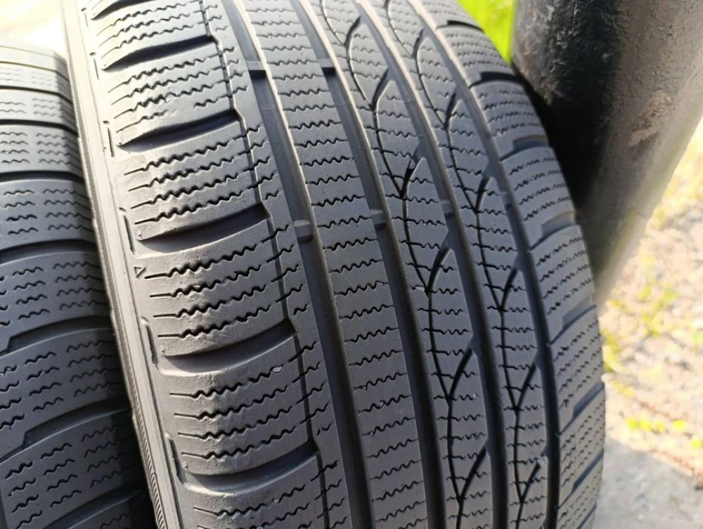 Зимові шини Tracmax 215/55 R16 резина Р16