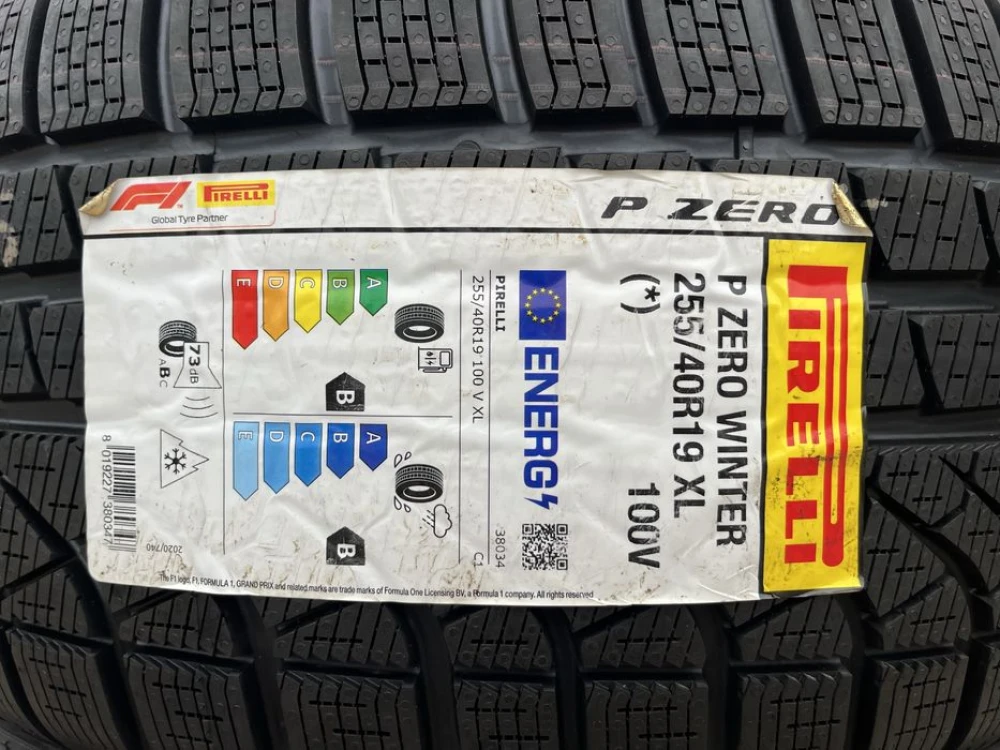 255/40 r19 Pirelli PZero Winter НОВАЯ Germany Резина зимняя