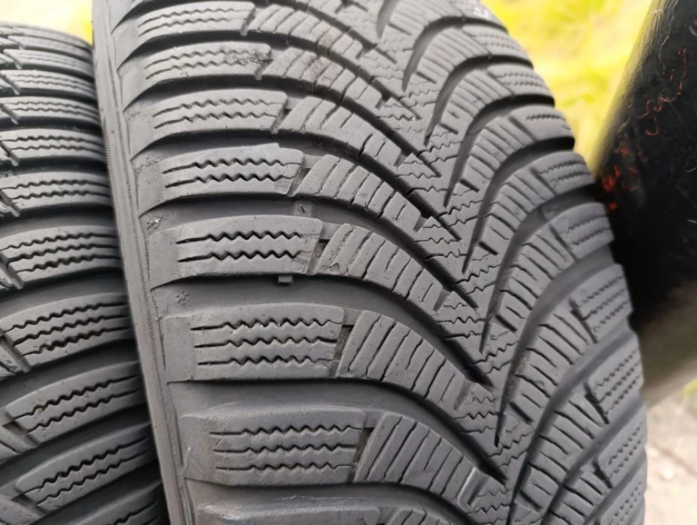 Зимові шини Hankook 195/60 R15 резина Р15