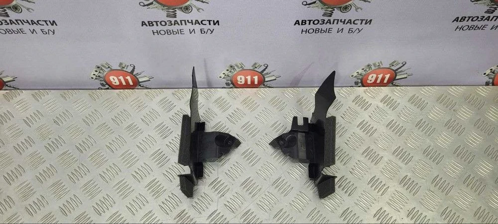 Корпус повітряного фільтра нижня частина на Мазду СХ9. Розбірка