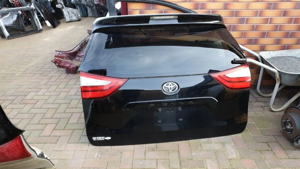 Toyota Sienna Кришка багажніка