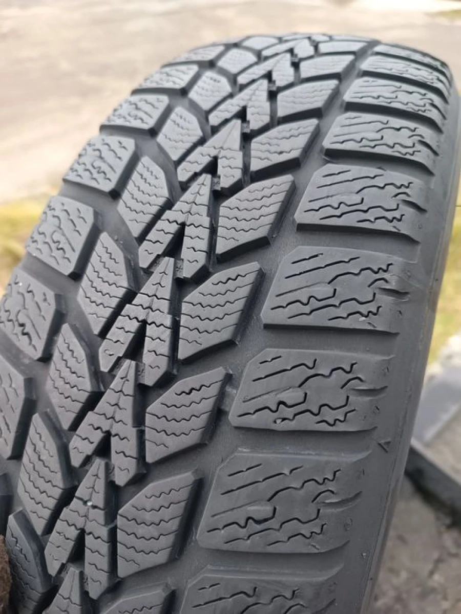 Зимові шини Dunlop 185/60 R15 резина Р15
