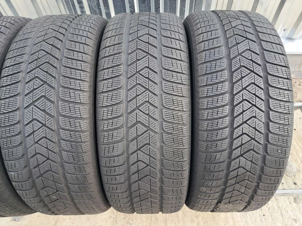 Резина зима 90% протектор Pirelli 255/60 R18 Scorpion Winter