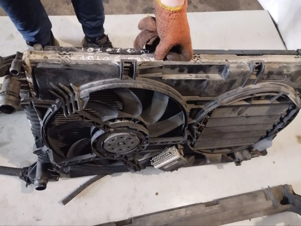 Радіатор дифузор телевізор підсилювач ауді а4б8 audi a4b8