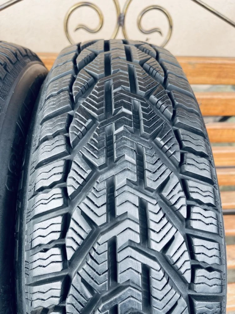 Пара шин 185/65 R15 Strial