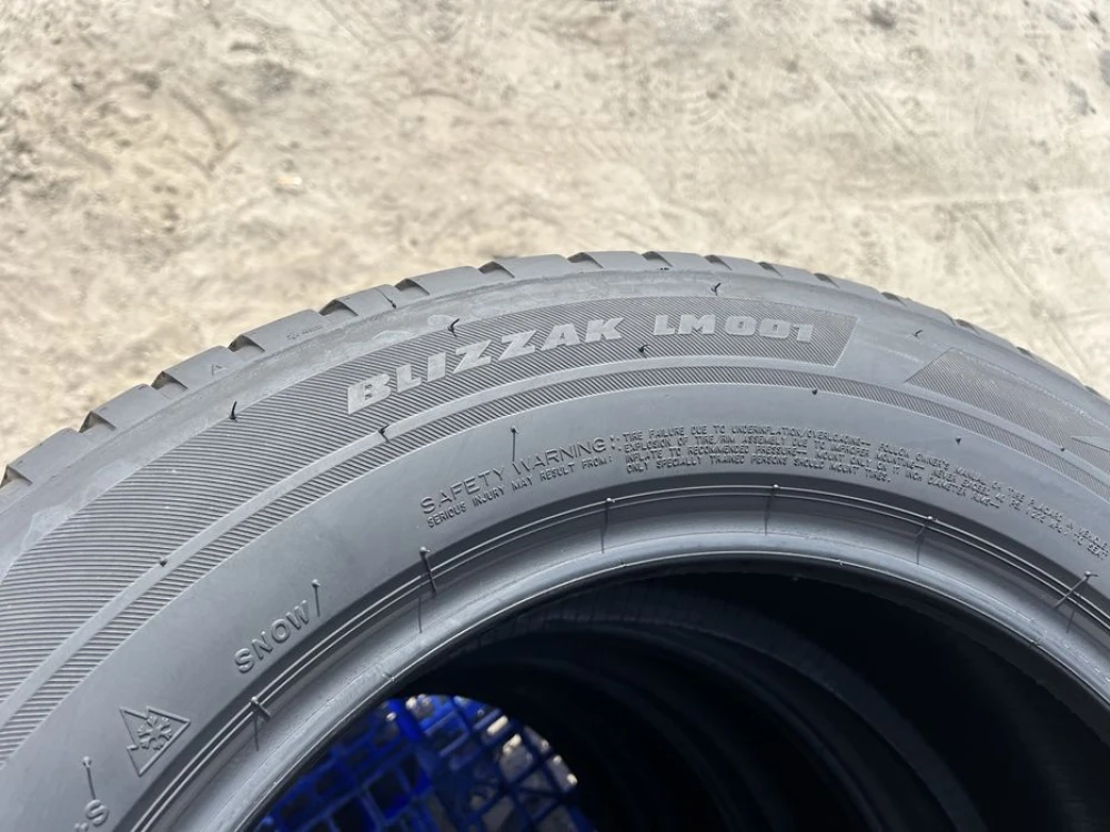 225/60 r17 Bridgestone Blizzak LM001 Резина зимняя