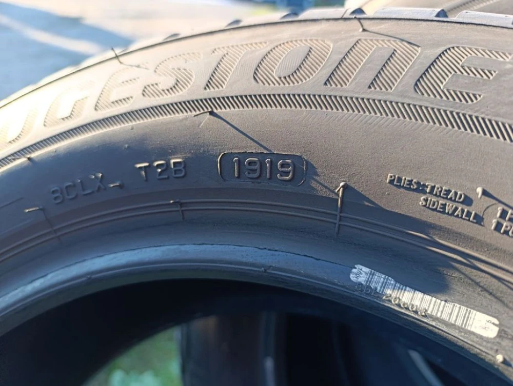Зимові шини Bridgestone 185/65 R15 резина Р15