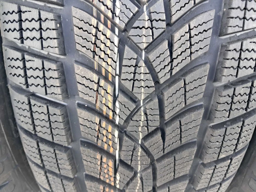 Резина зима НОВА Good Year 225/55 R18 Ultra Grip Ice SUV Gen-1