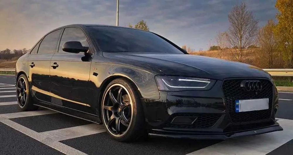 Леза під пороги Audi A4 B8 \ S4 B8 тюнинг обвес юбки