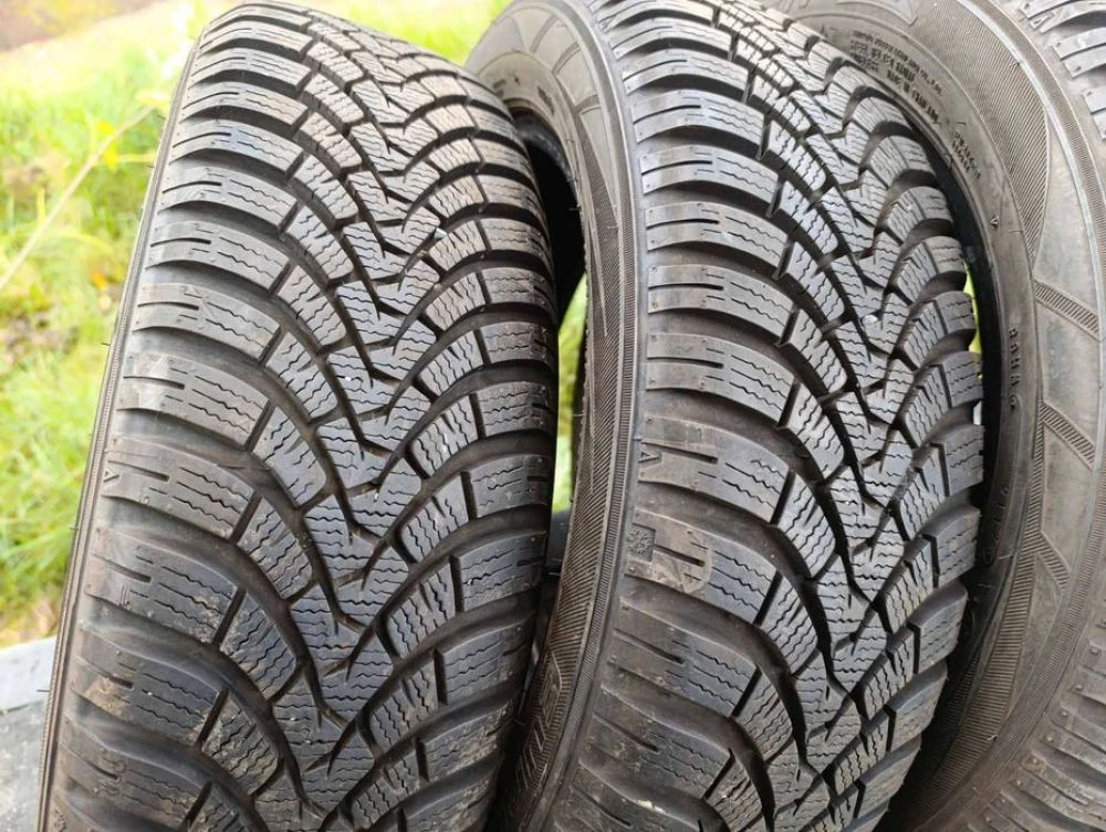Майже нові зимові шини Falken 165/60 R15 резина Р15