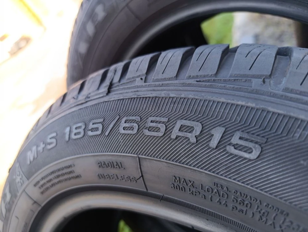 Зимові шини Goodyear 185/65 R15 резина Р15