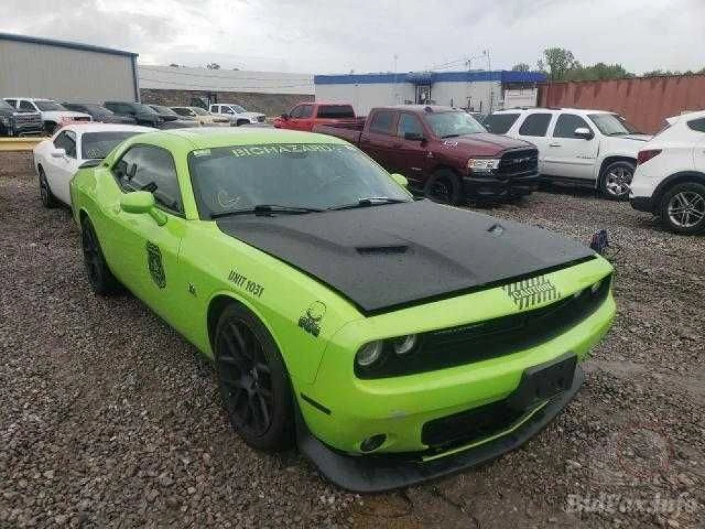 Dodge Challenger R/T Scat Pack телевізор