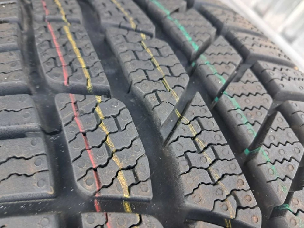Резина зима НОВА Continental 205/55 R16 TS830P MO