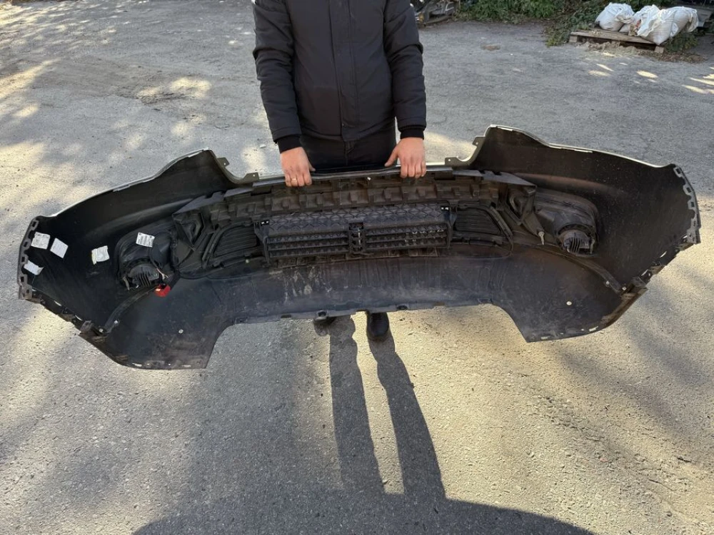 Бампер передний jeep cherokee kl 2018 2019 2020 2021 з жалюзями