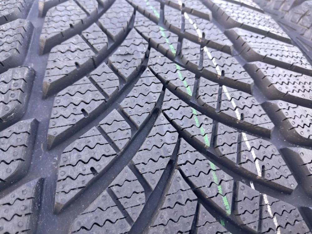 Резина зима НОВА Good Year 255/40 R19 Ultra Grip Ice 2 DOT22 Audi BMW