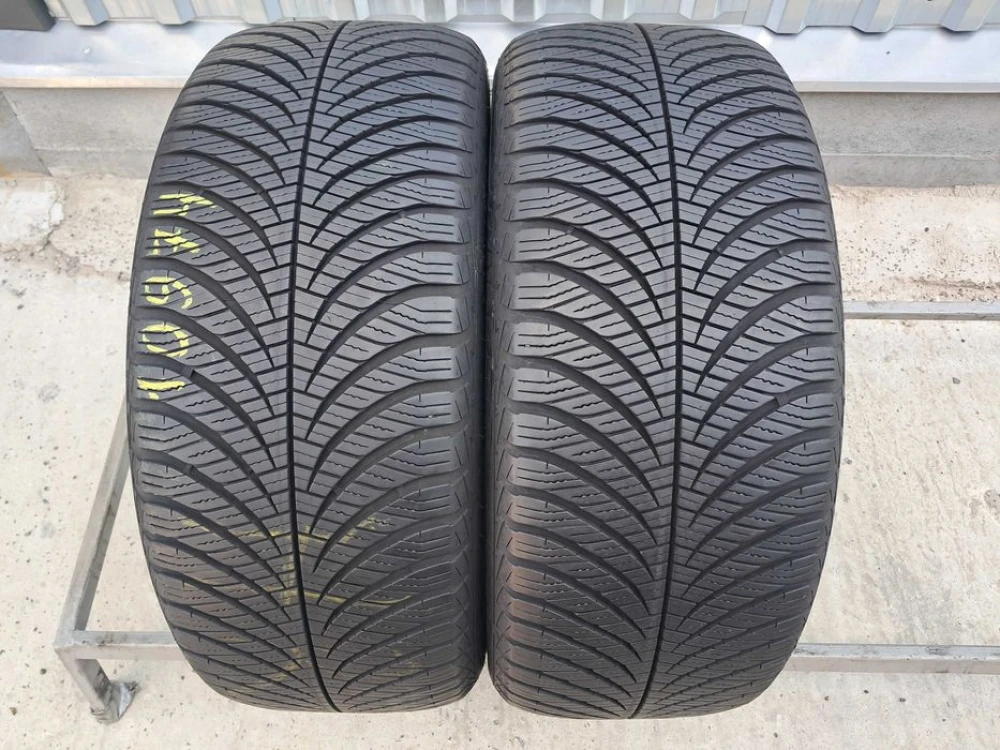 Резина 90% протектор Good Year 245/45 R18 Vector4Seasons GEN-2