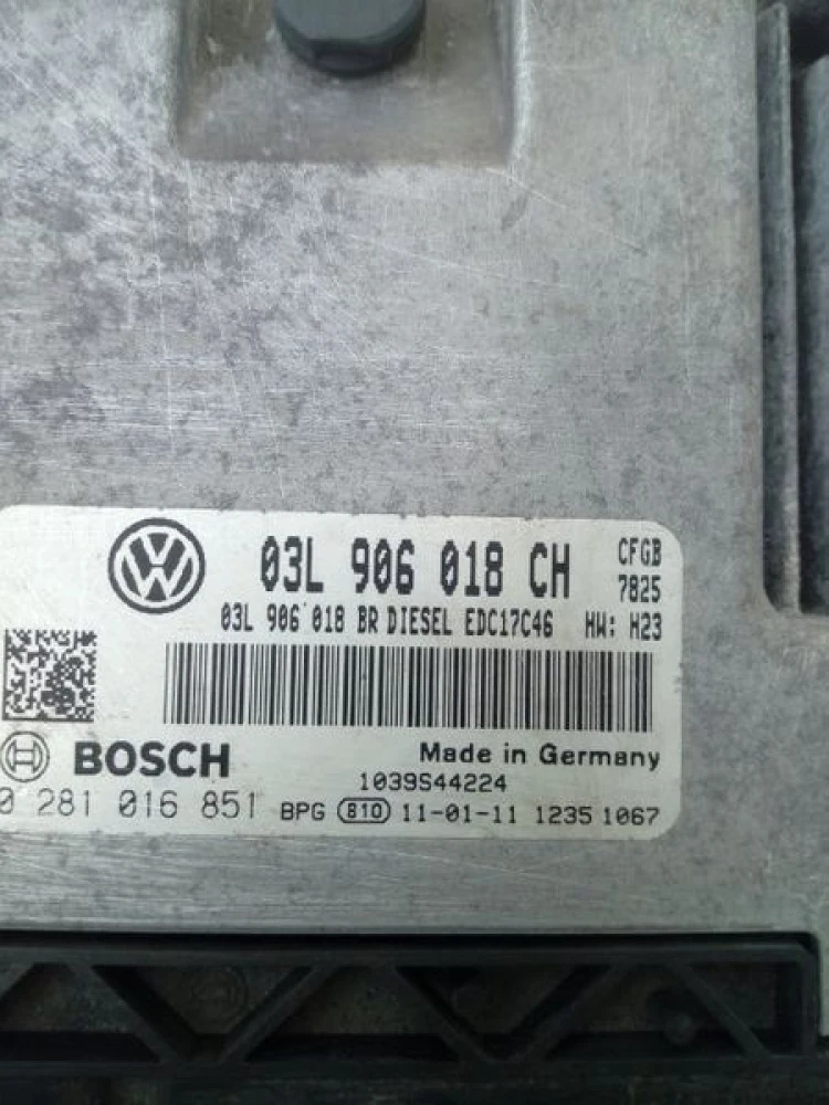 Блок управления двигателем 03L 906 018 CH Skoda Superb 2 Octavia A5