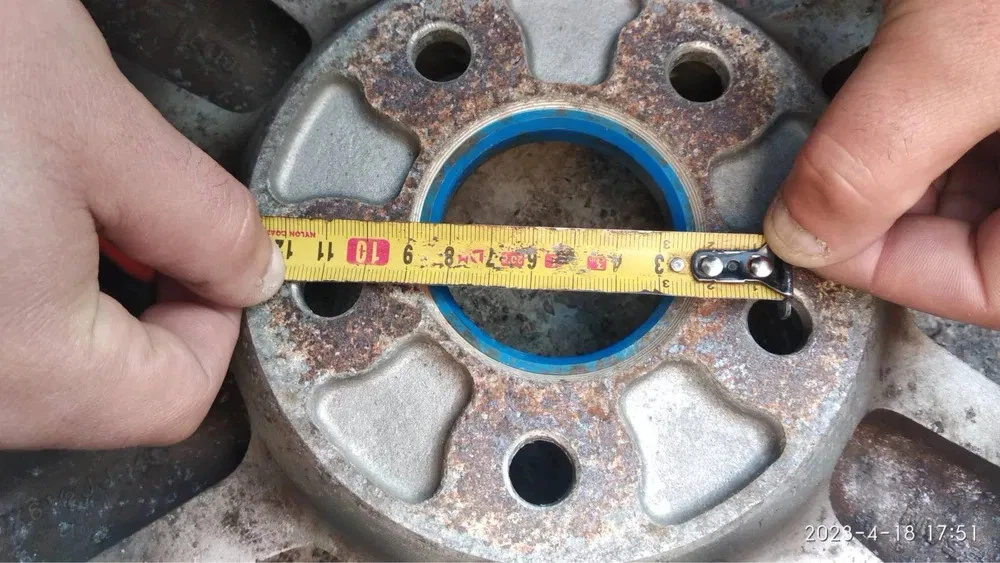 Продам летние колеса взборе 225/64 R17