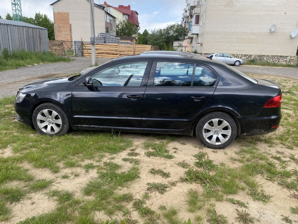 Двері Skoda Superb2 шкода суперб двері ляда