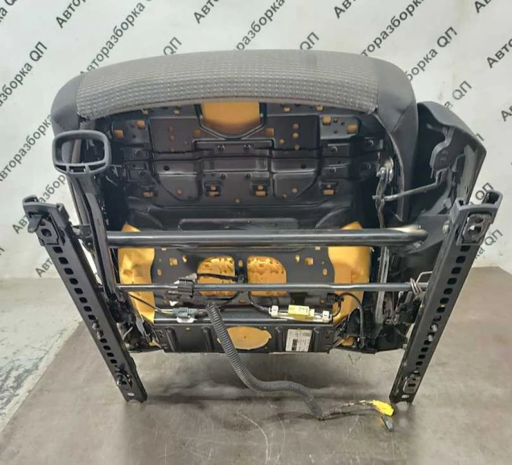 Салон (ткань) Volkswagen Jetta A5. Разборка Volkswagen Jetta A5