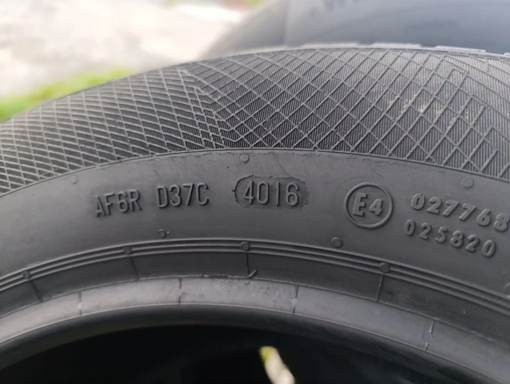 Зимові шини Continental 225/55 R16