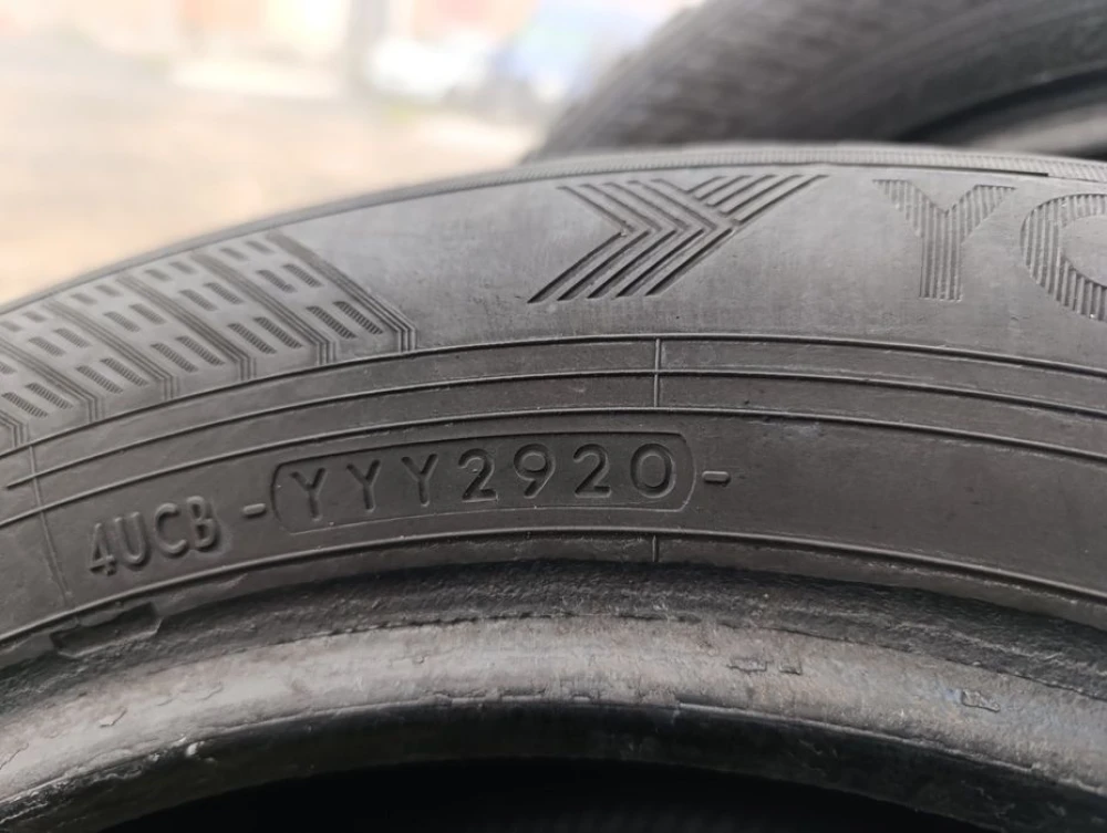 Всесезонні шини Yokohama 195/60 R15