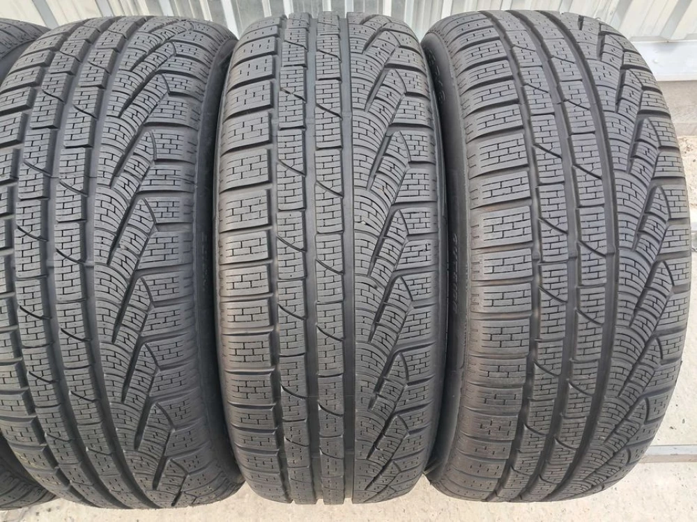 Резина зима 95% протектор Pirelli 235/55 R18 Sottozero 210 serie II
