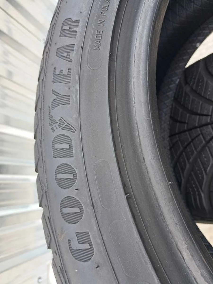 Резина 90% протектор Good Year 245/45 R18 Vector4Seasons GEN-2