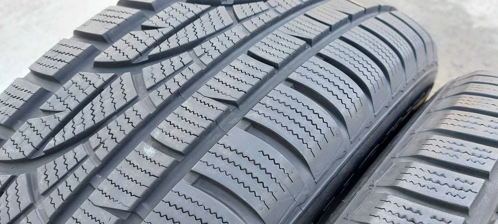 Резина зима 80% протектор Hankook 235/60 R18 Winter I'Cept EVO