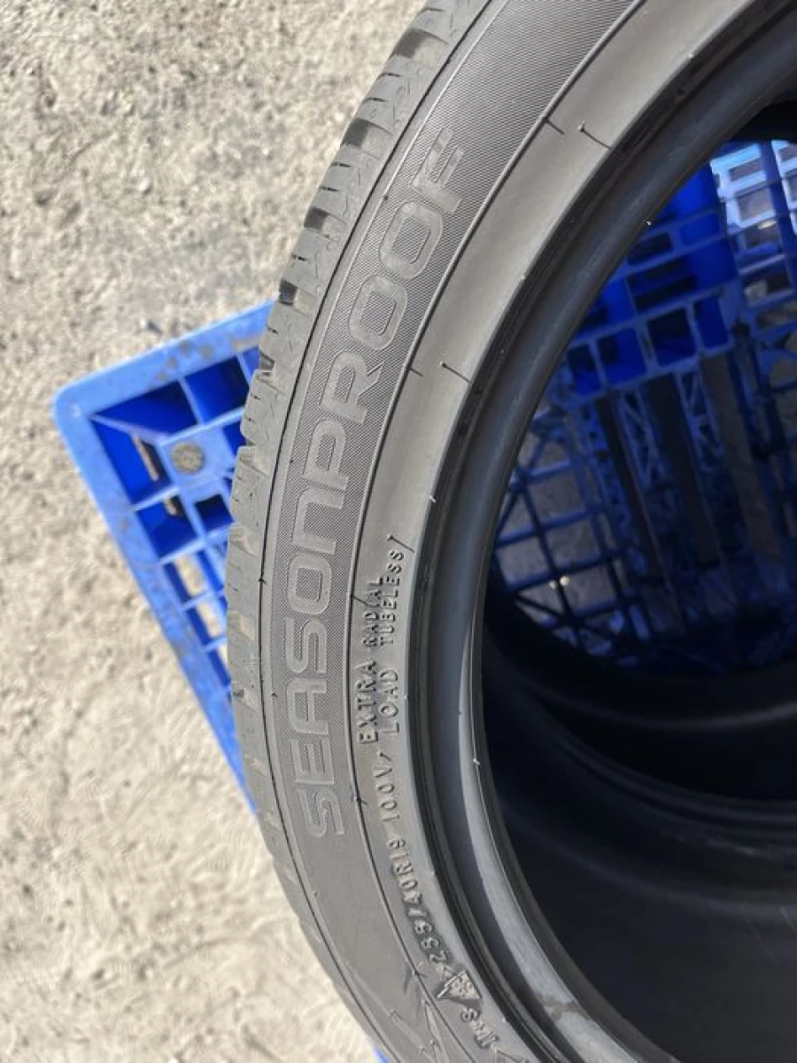255/40 r19 Nokian SeasonProof 95% Резина всесезонная