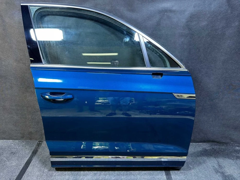 Двери передние задние правые левые Volkswagen Touareg III 760
