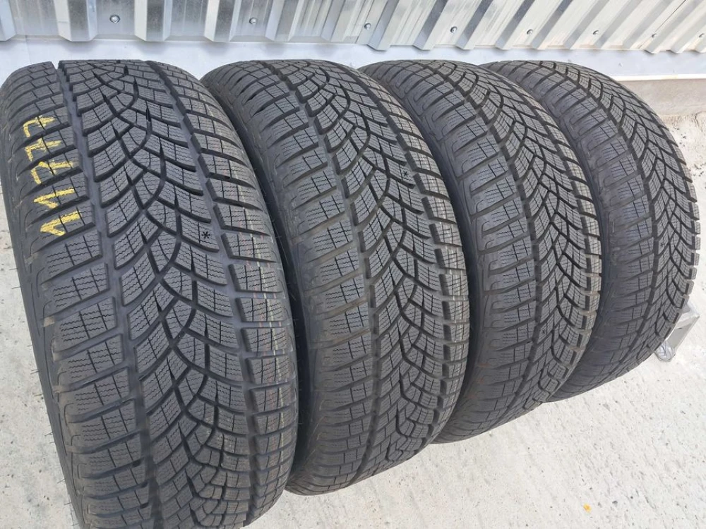 Резина зима НОВА Good Year 225/55 R16 Ultra Grip Performance