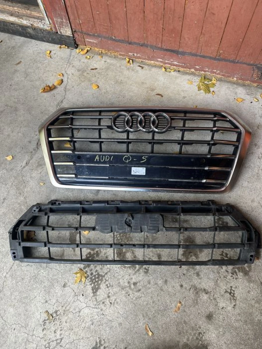 Audi Q5 80A решітка радіатора