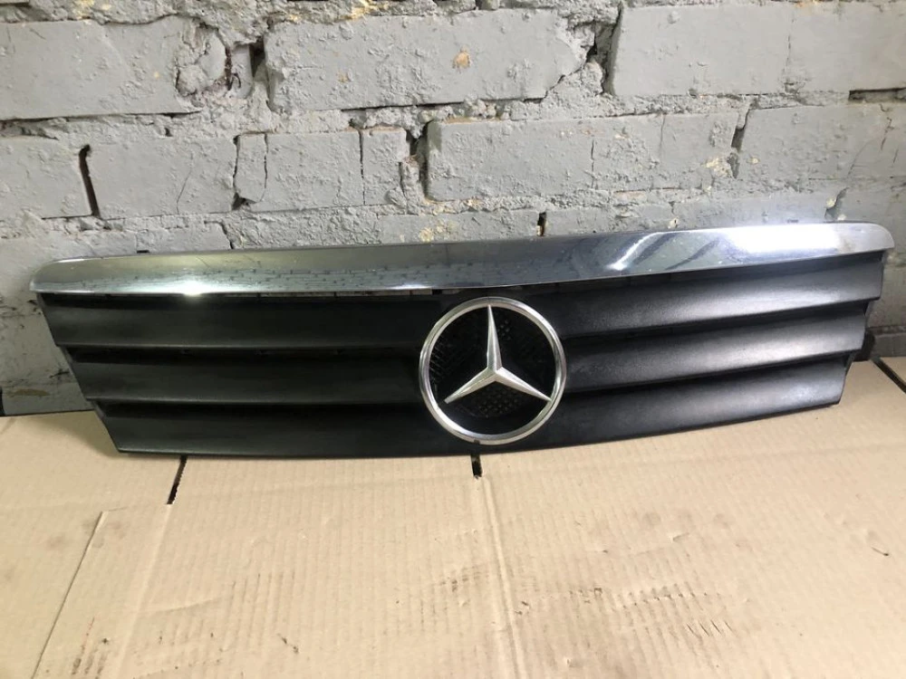 Решітка  Решотка Капота Mercedes W168 Aclas A140 A160 A170 Мрседес