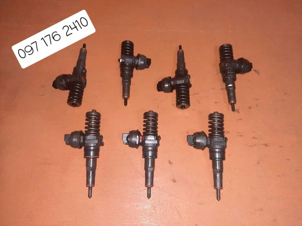 Насос Форсунка Volkswagen 038130073BN Caddy 1.9 Passat T5 Golf Touran