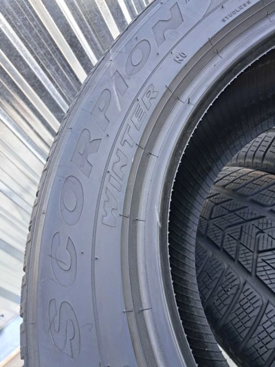 Резина зима 90% протектор Pirelli 255/55 R18 Scorpion Winter