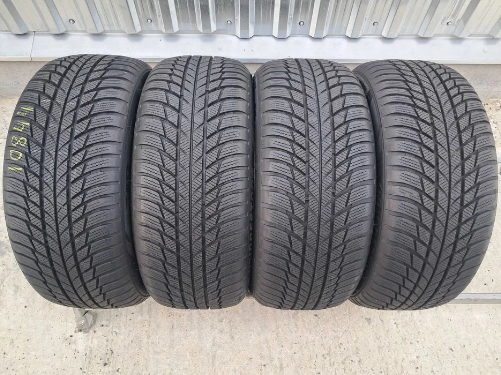 Резина зима 90% протектор Bridgestone 225/50 R17 Blizzak LM001* RFT
