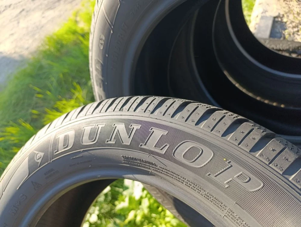 Зимові шини Dunlop 215/60 R17 резина Р17