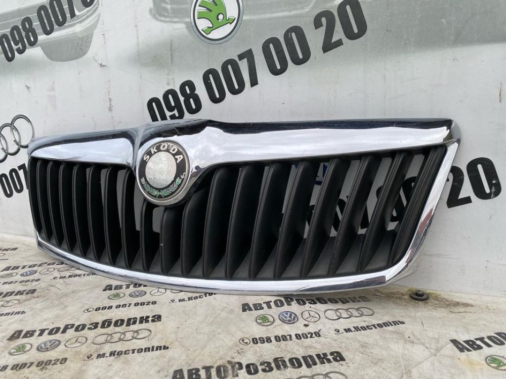 Решітка радіатора Skoda Oktavia A5 FL Шкода Октавія А5 фл