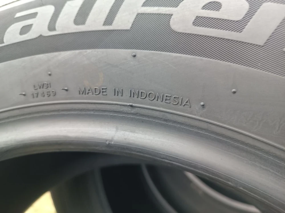 Зимові шини Laufenn 225/60 R17 резина Р17
