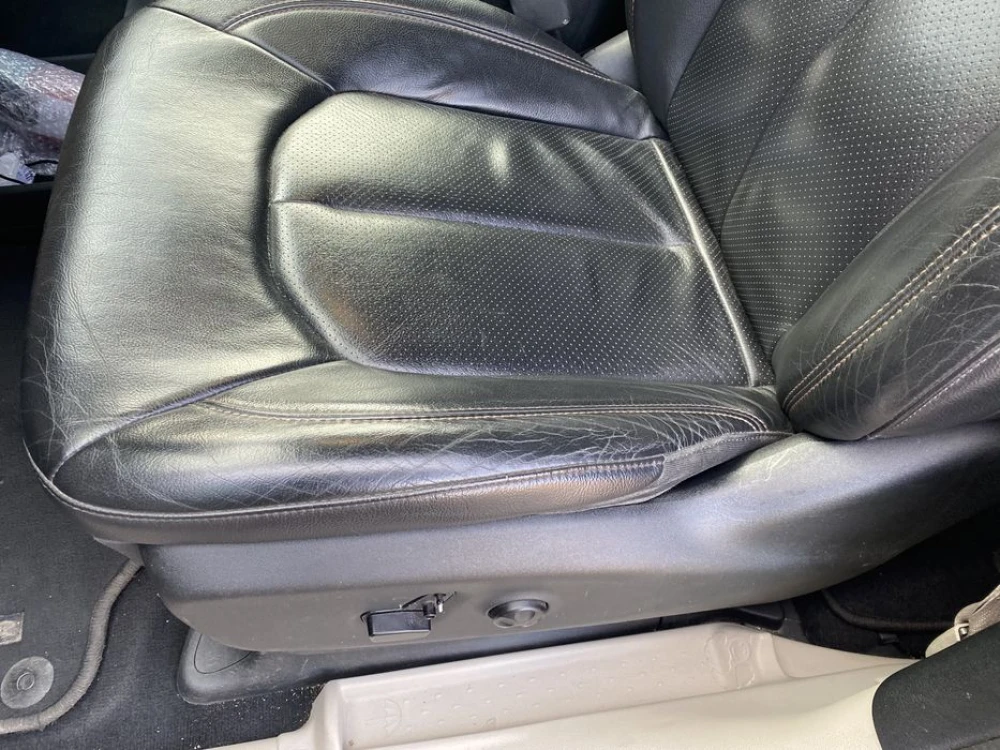 Сидения, салон кожа Chrysler Pacifica, Voyager