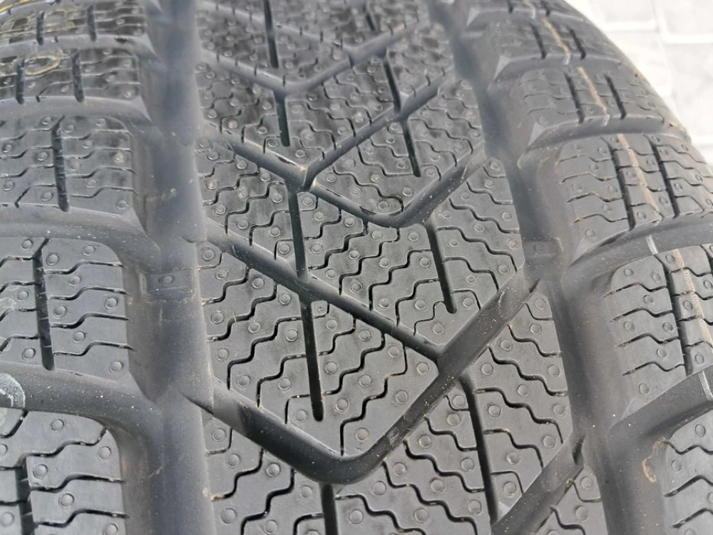 Резина зима НОВА Pirelli 225/45 R18 Sottozero 3 MO