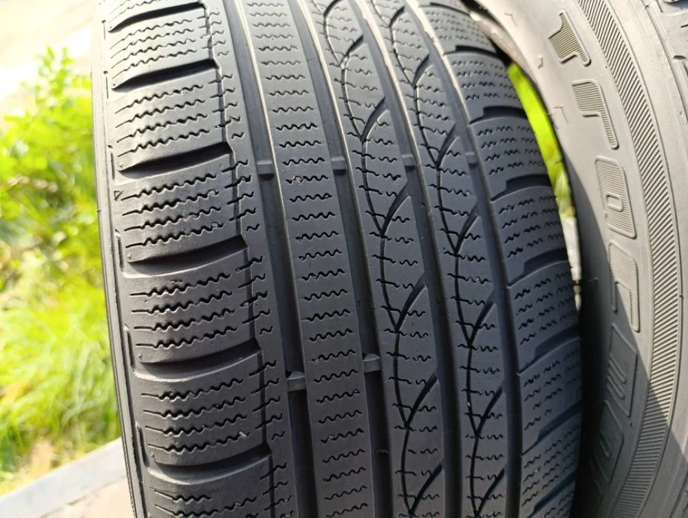 Зимові шини Tracmax 215/55 R16 резина Р16