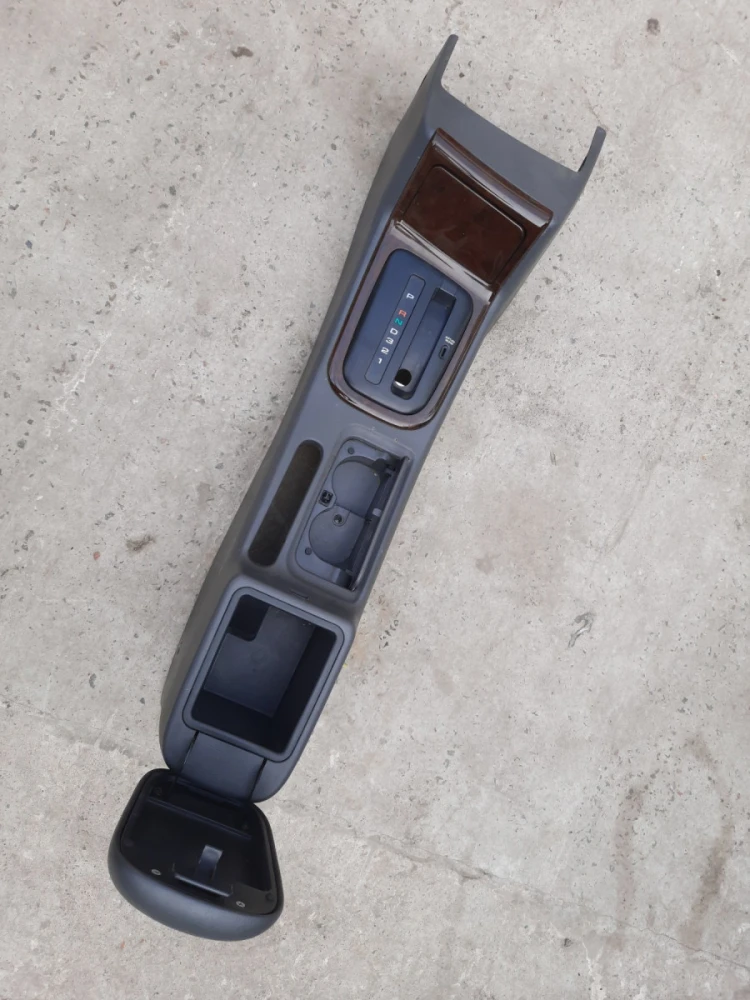 Консоль Подлокотник Daewoo Leganza