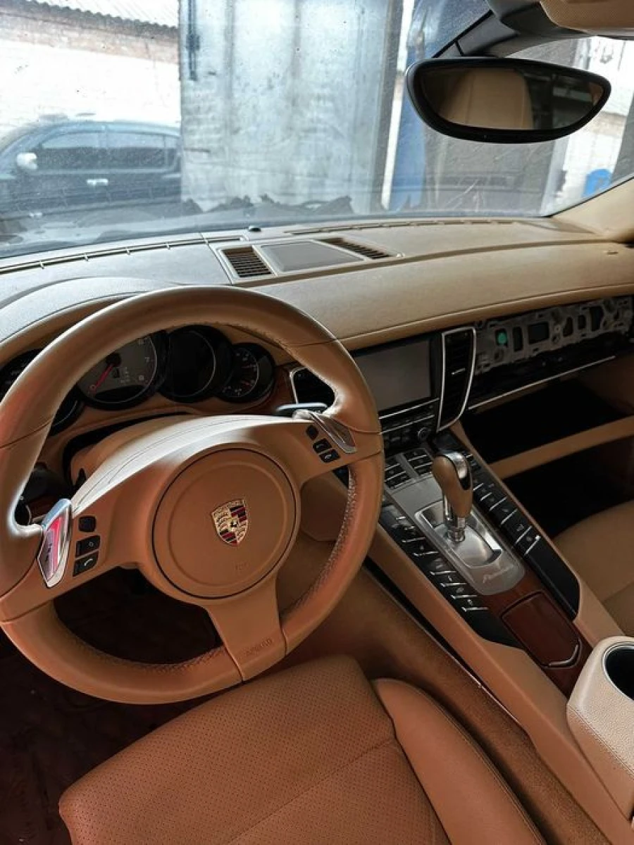 Консоль подлокотник панель климата пневмы Porsche Panamera 970