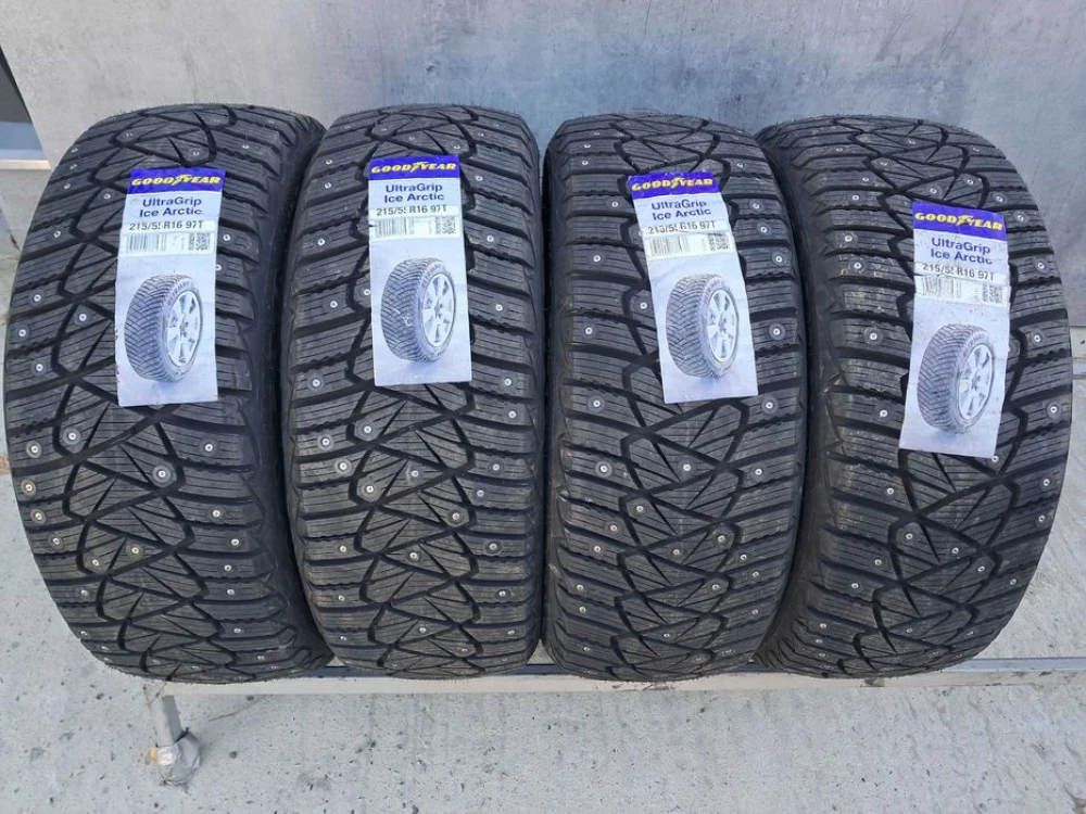 Резина зима НОВА Good Year 215/55 R16 Ultra Grip Arctic