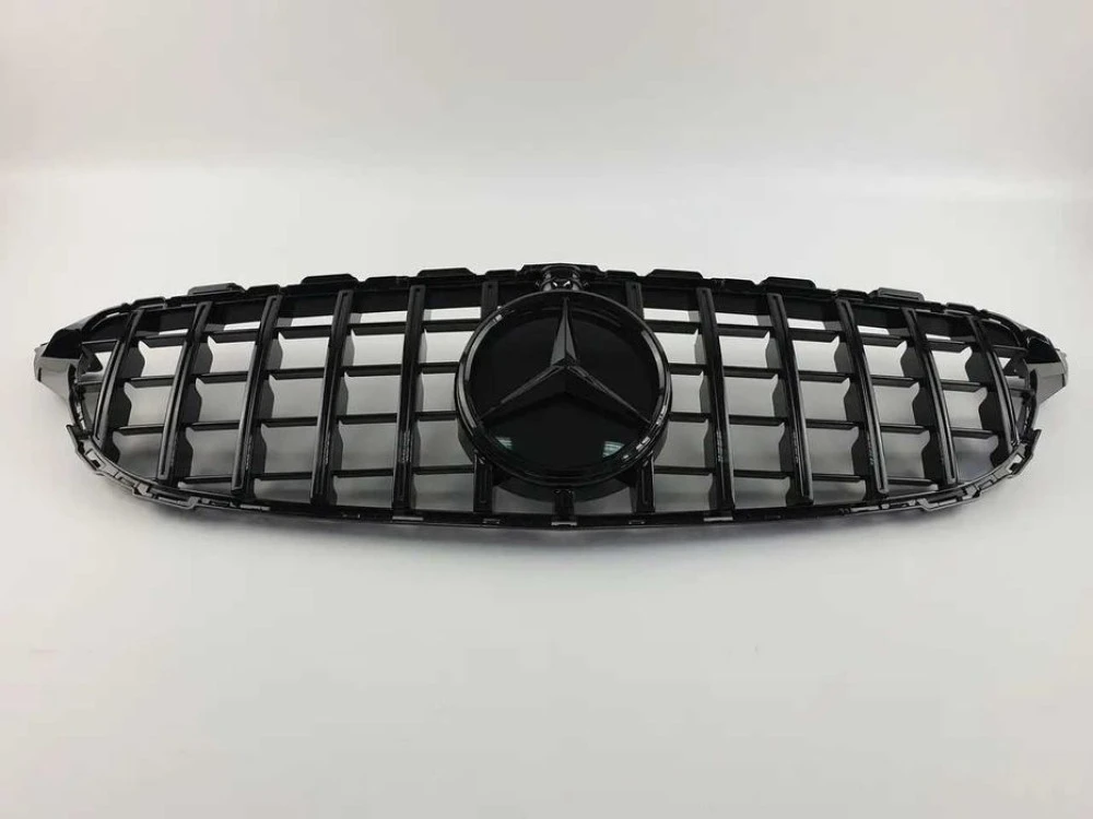 Решетка mercedes C W205 2019-2021г.GTстиль ( Black) с камерой