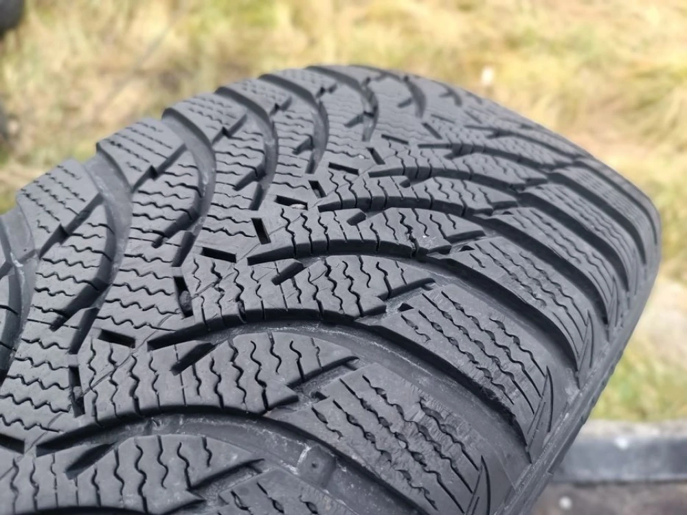 Зимові шини Kumho 225/60 R17 резина Р17